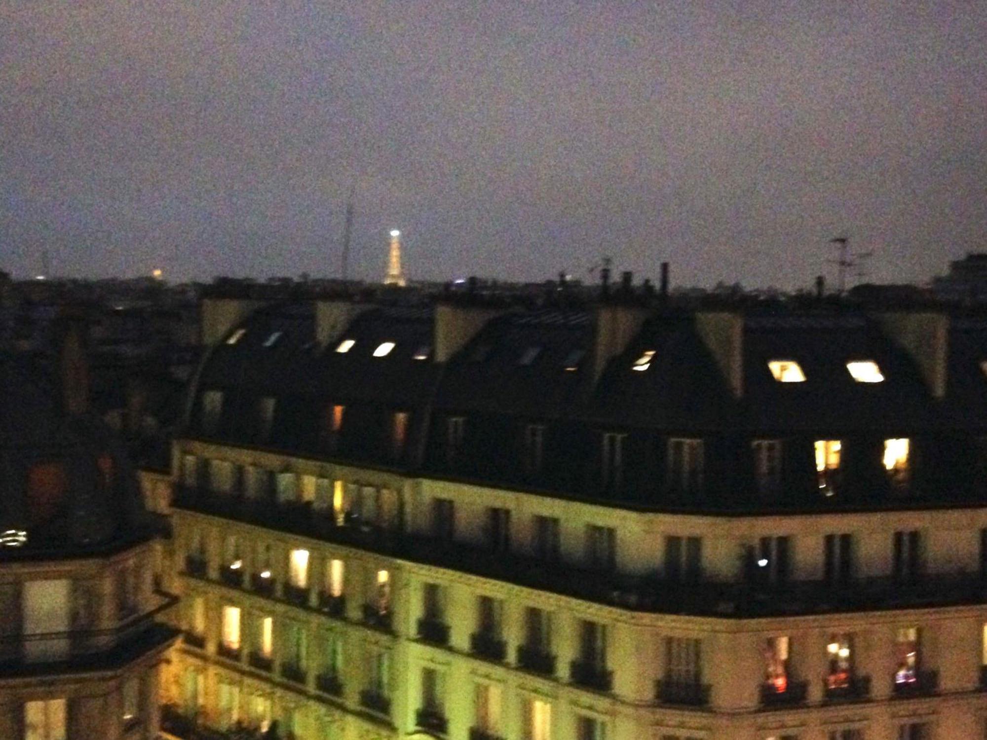 Amazing Eiffel Views At Cool Central Area Apartment Paris Bagian luar foto